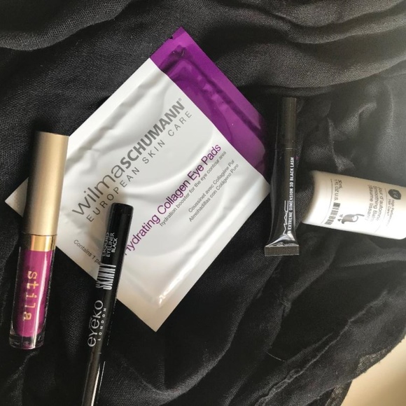 Liquid Liner, Mascara, Hair, Lipstick,eye pads